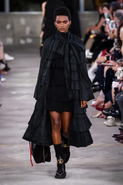 Look 27